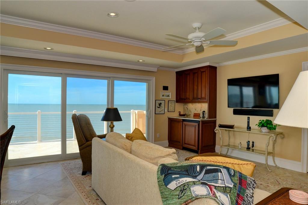 BAREFOOT BEACH - Residential