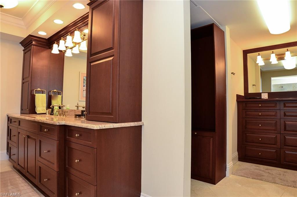 BAREFOOT BEACH - Residential