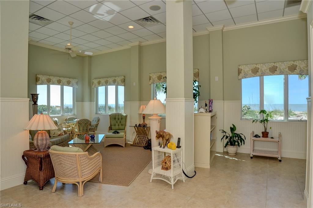 BAREFOOT BEACH - Residential