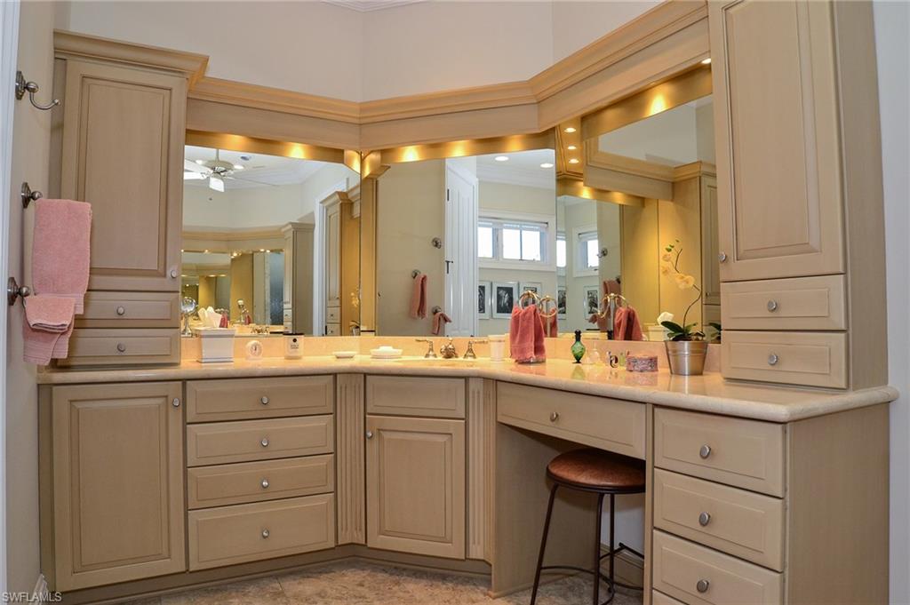 BAREFOOT BEACH - Residential