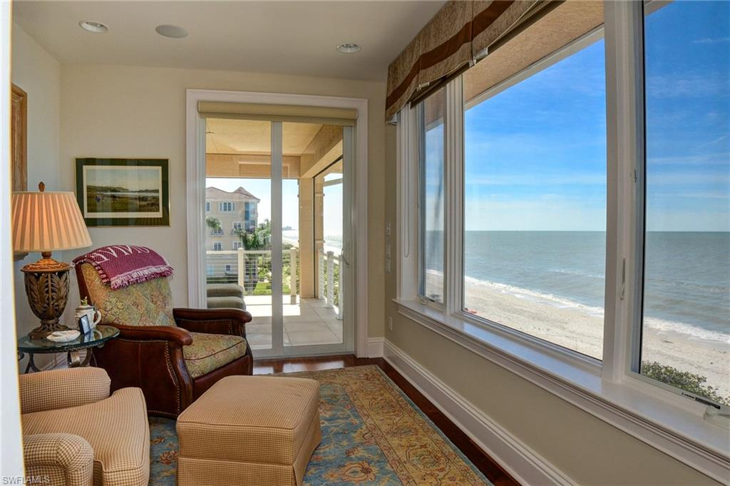 BAREFOOT BEACH - Residential