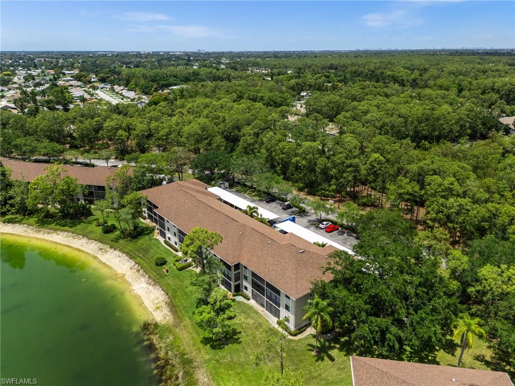 DEAUVILLE LAKE CLUB - Residential