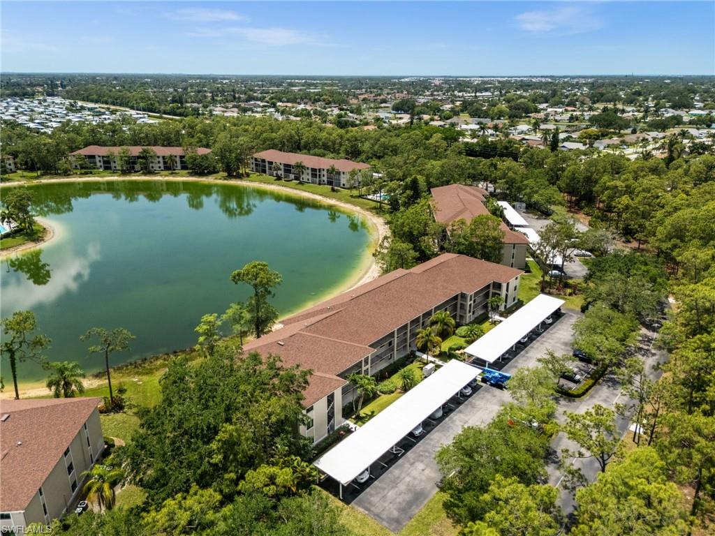 DEAUVILLE LAKE CLUB - Residential