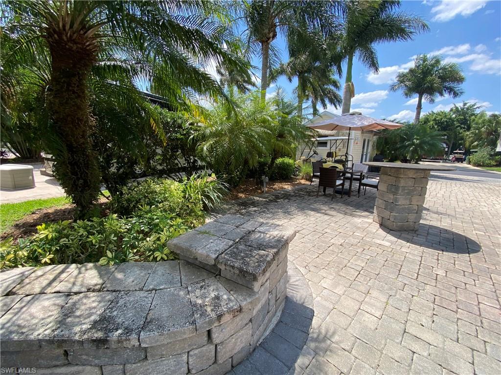 RIVERBEND MOTORCOACH RESORT - Land