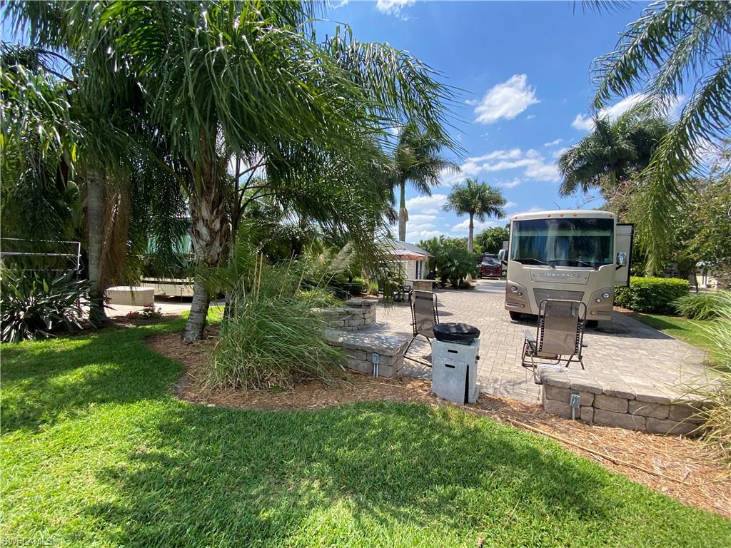 RIVERBEND MOTORCOACH RESORT - Land