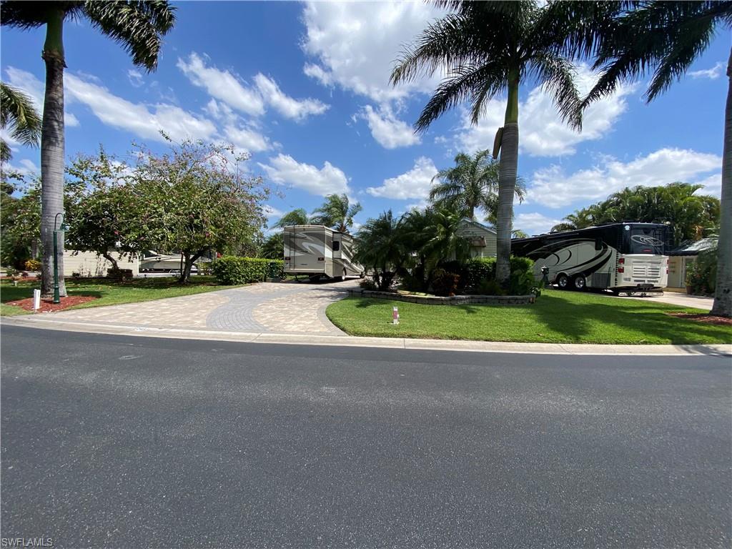 RIVERBEND MOTORCOACH RESORT - Land