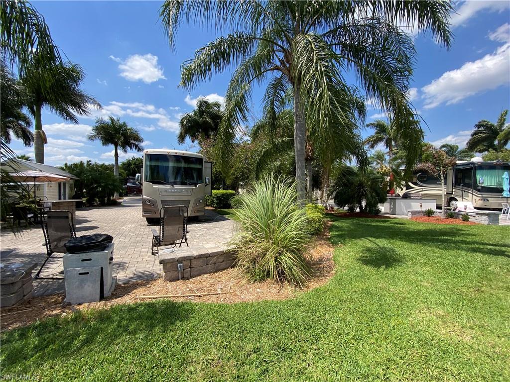 RIVERBEND MOTORCOACH RESORT - Land