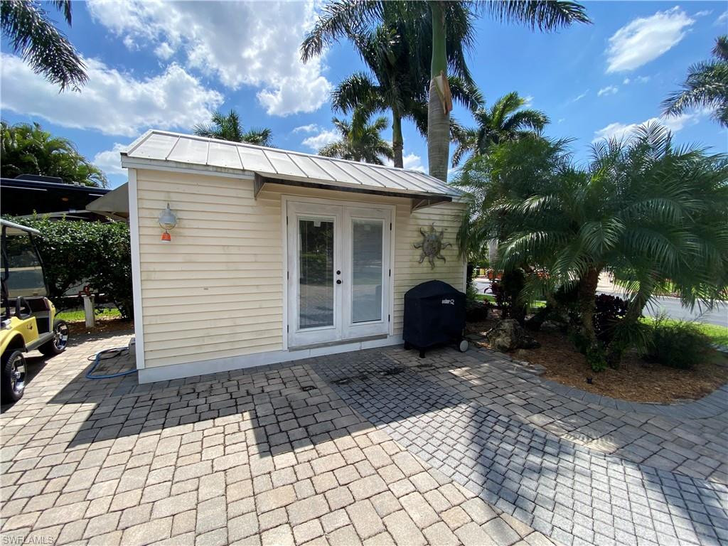 RIVERBEND MOTORCOACH RESORT - Land