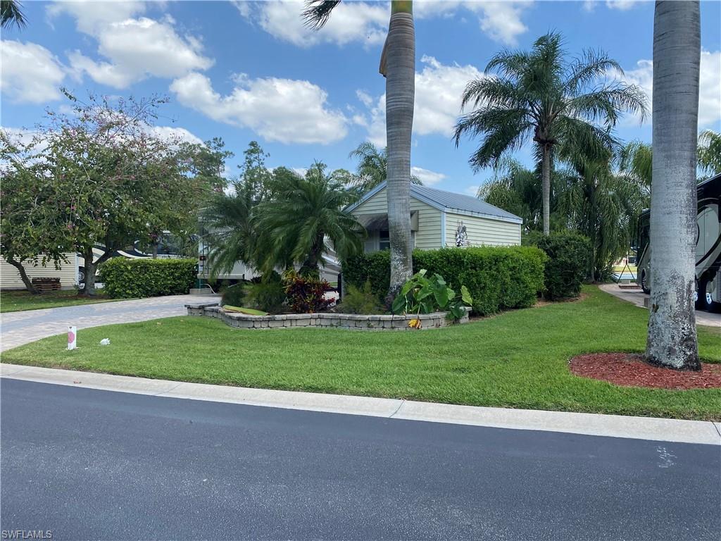 RIVERBEND MOTORCOACH RESORT - Land