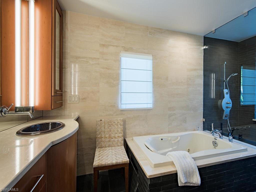 AQUALANE SHORES - Residential