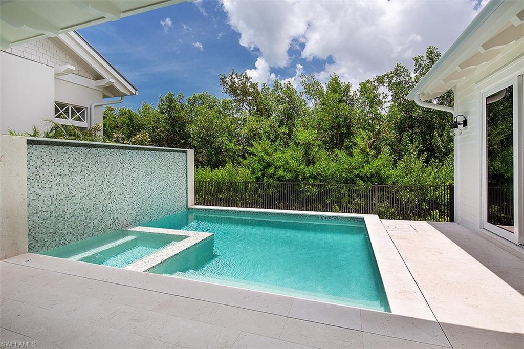 MANGROVE BAY - Residential