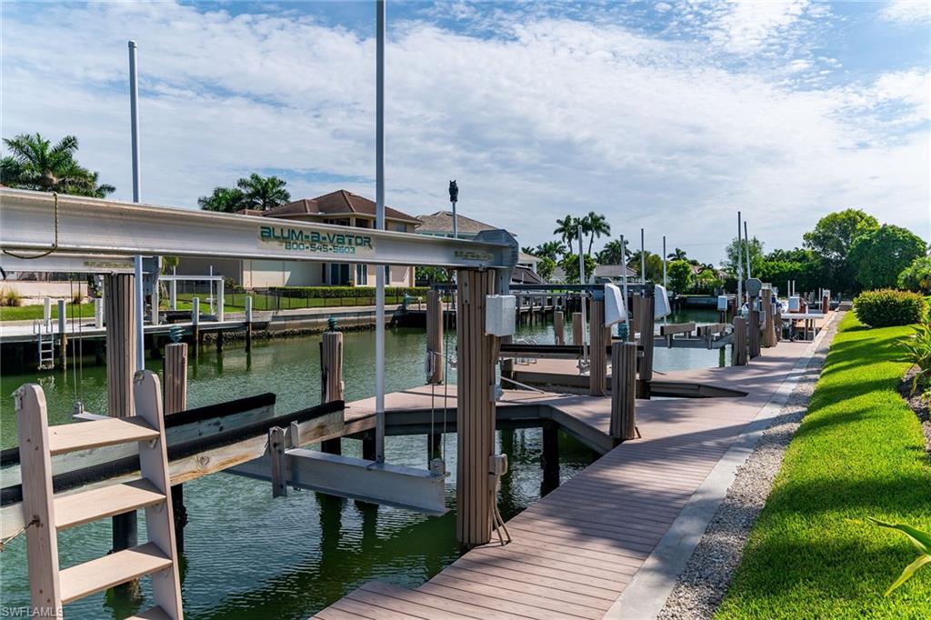 MARCO BEACH - Residential