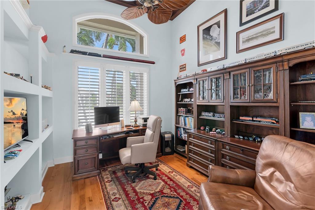 MARCO BEACH - Residential