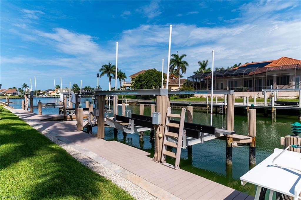 MARCO BEACH - Residential