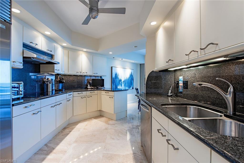 CONTESSA AT BAY COLONY - Residential