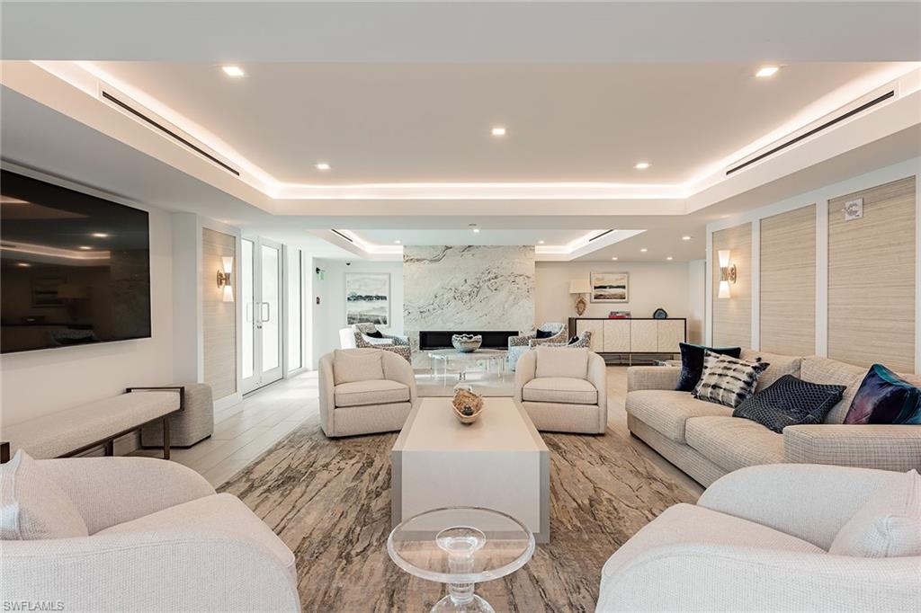 CONTESSA AT BAY COLONY - Residential