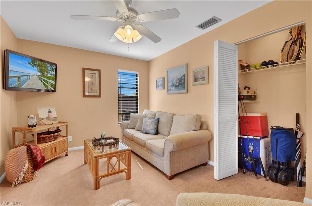 ADMIRALTY YACHT & RACQUET CLUB - Residential