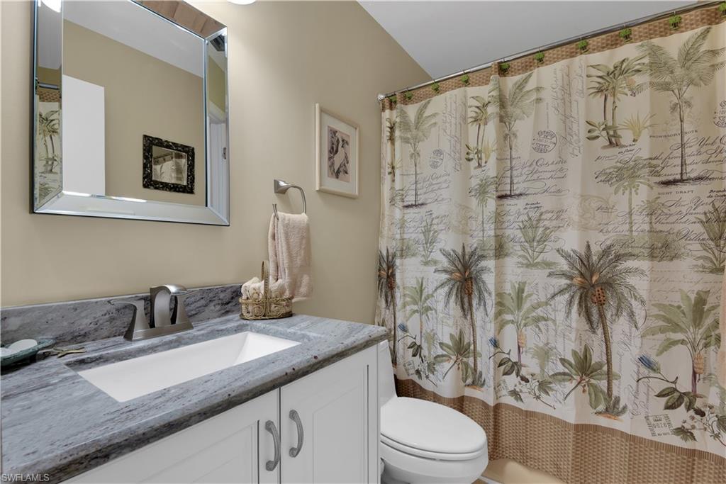 ADMIRALTY YACHT & RACQUET CLUB - Residential