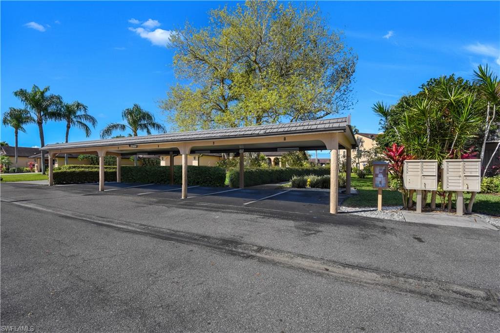 ADMIRALTY YACHT & RACQUET CLUB - Residential