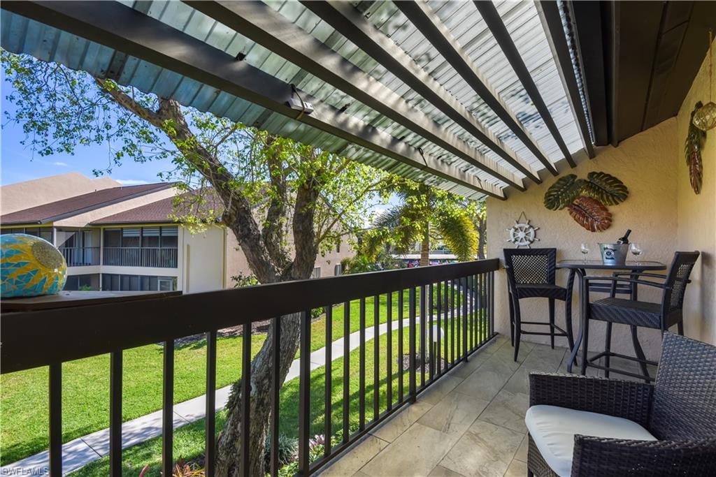 ADMIRALTY YACHT & RACQUET CLUB - Residential