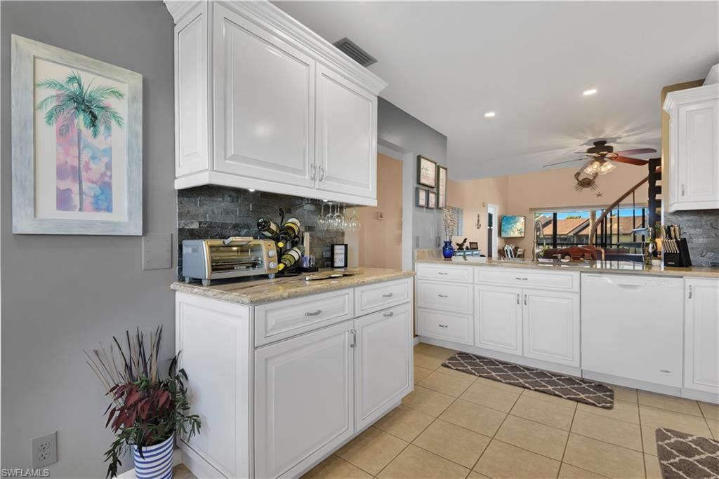 ADMIRALTY YACHT & RACQUET CLUB - Residential