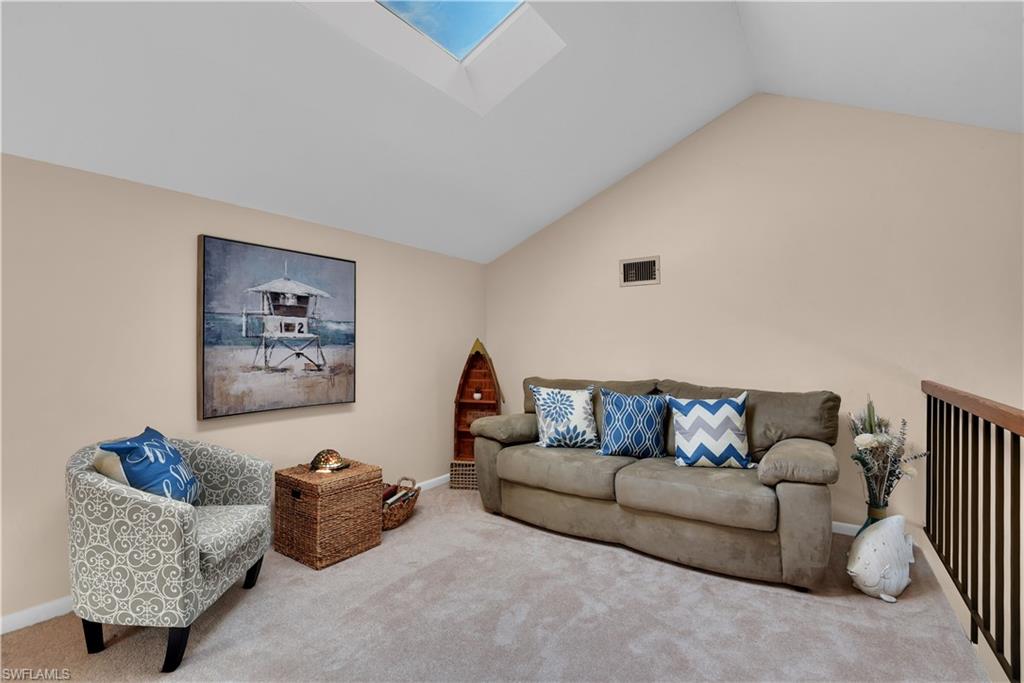 ADMIRALTY YACHT & RACQUET CLUB - Residential