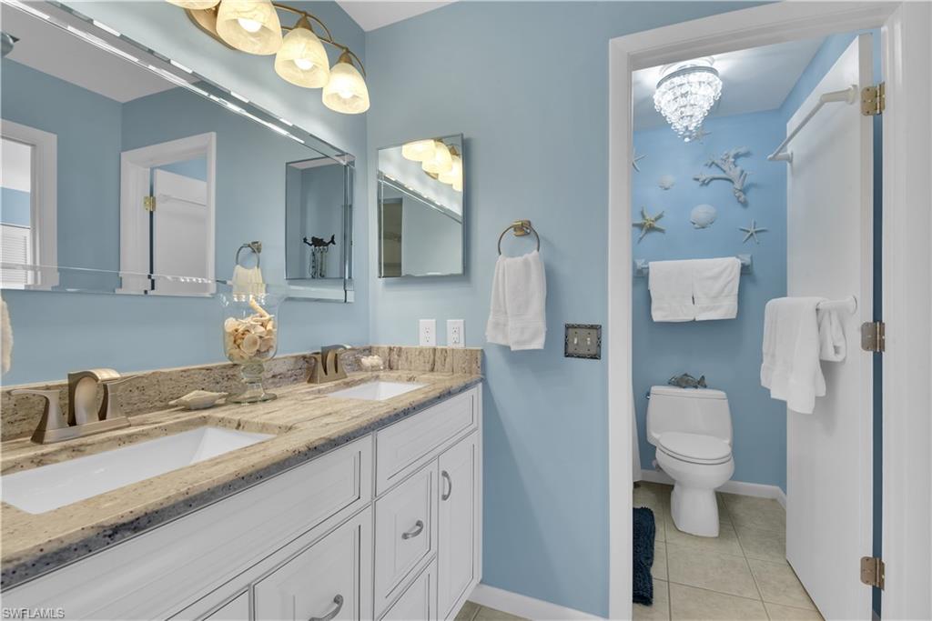 ADMIRALTY YACHT & RACQUET CLUB - Residential