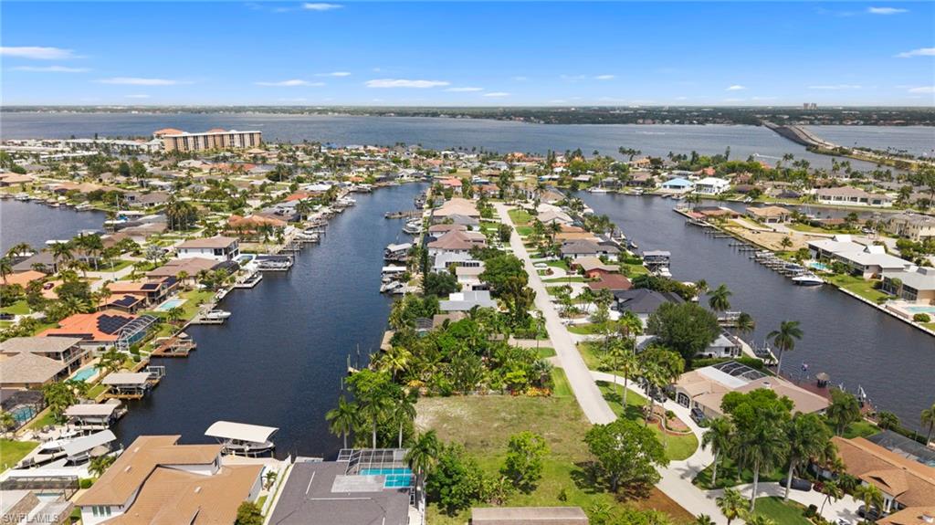 CAPE CORAL - Land