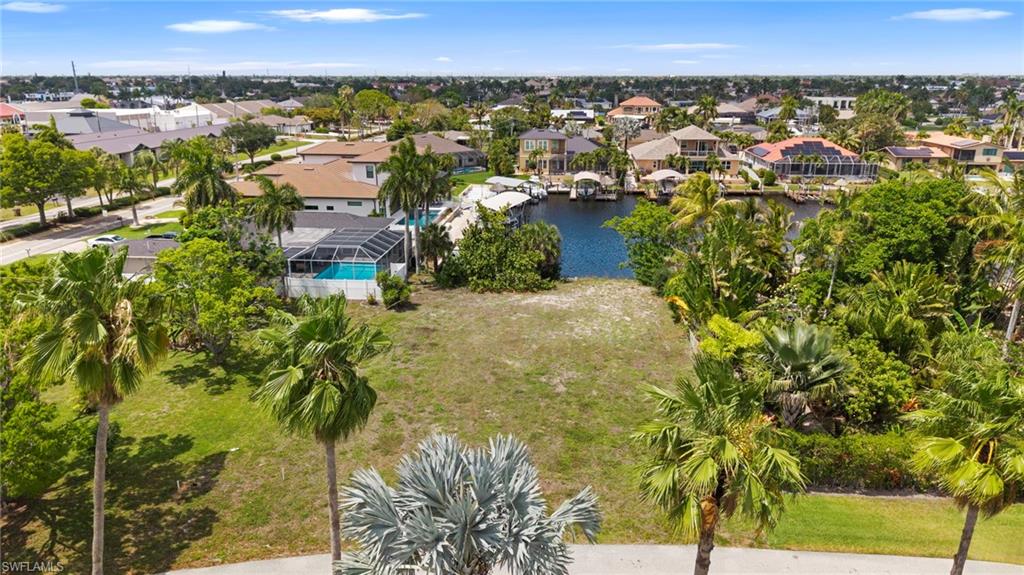 CAPE CORAL - Land
