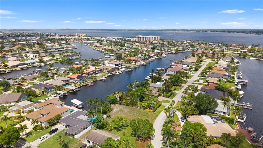 CAPE CORAL - Land