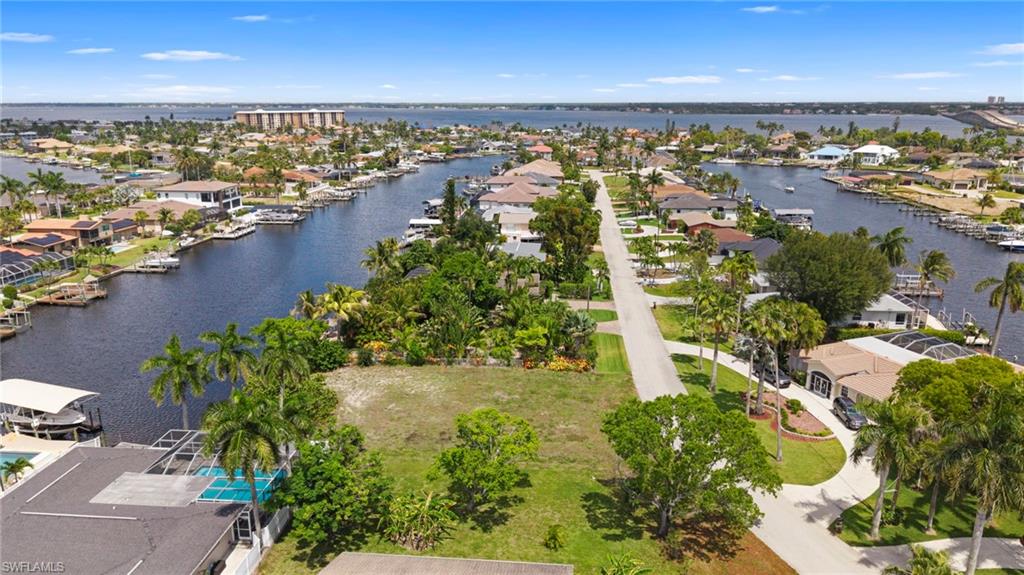 CAPE CORAL - Land
