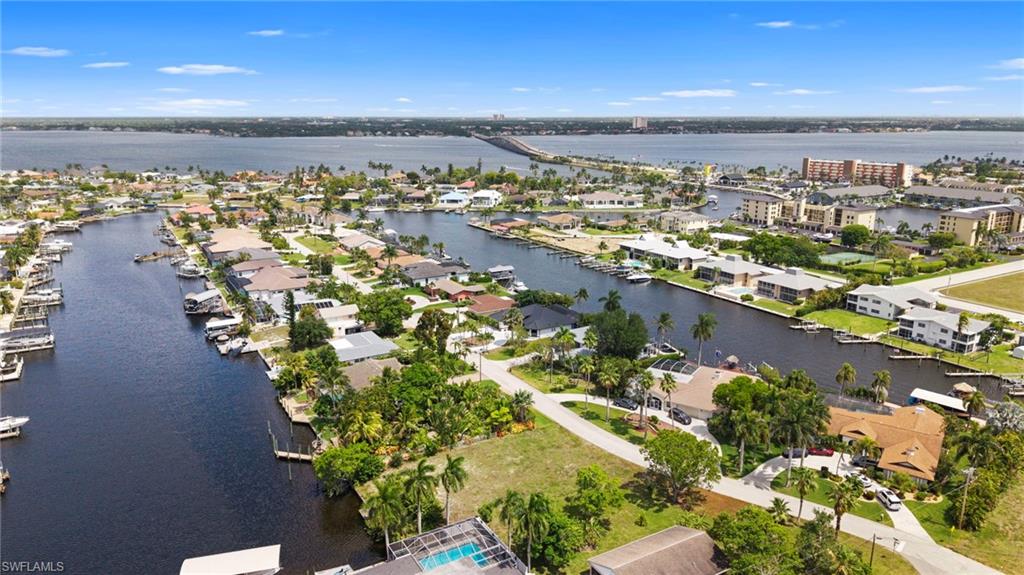 CAPE CORAL - Land
