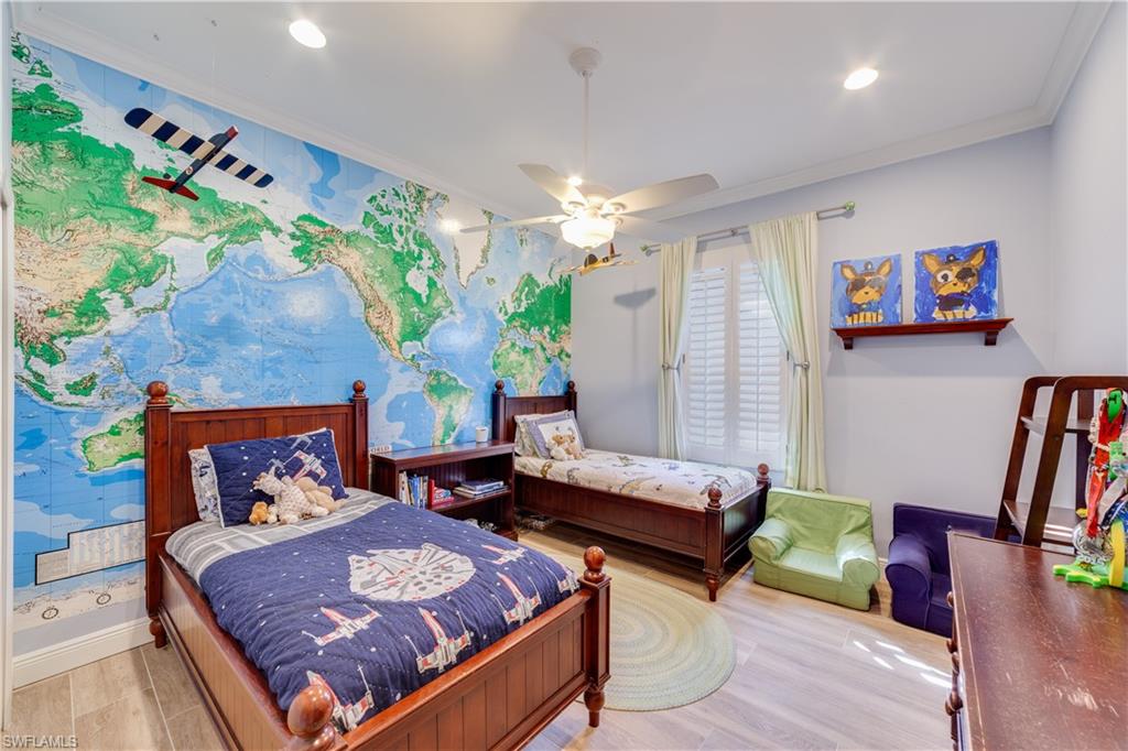 WATER'S EDGE - Residential