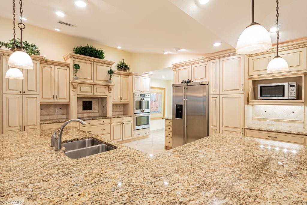 EAGLE CREEK COUNTRY CLUB - Residential