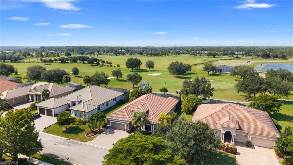 COUNTRY CLUB - Residential