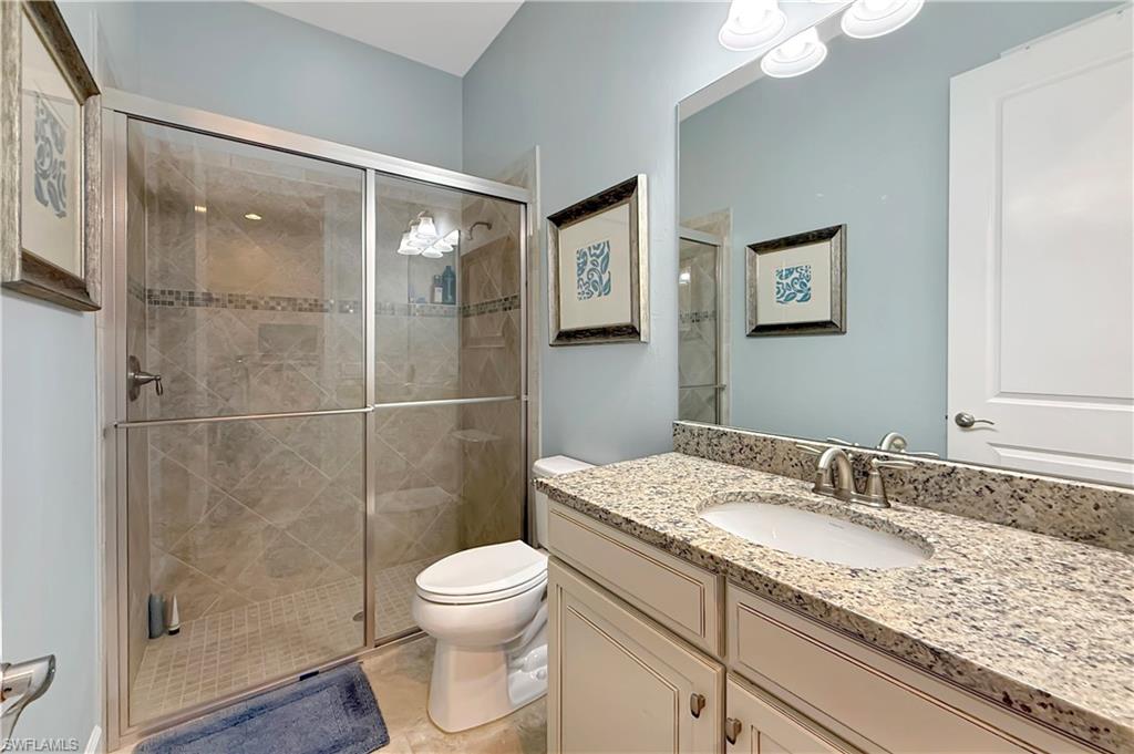 COUNTRY CLUB - Residential