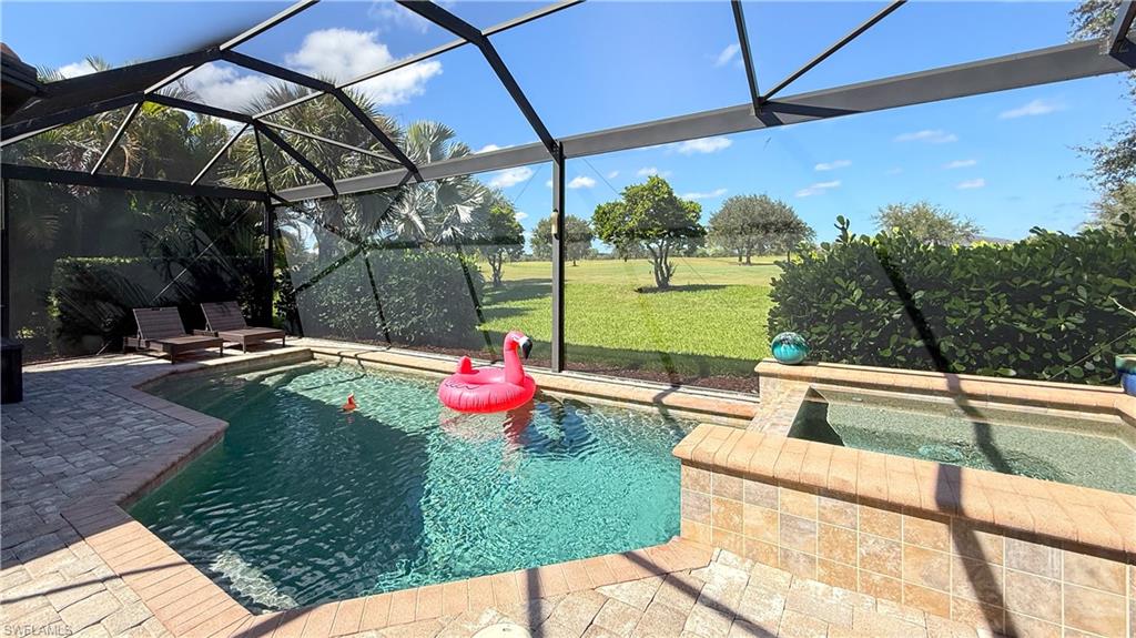 COUNTRY CLUB - Residential