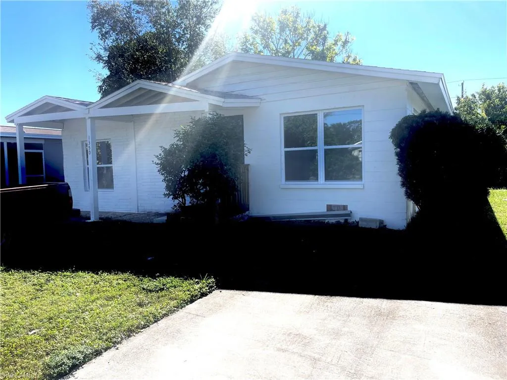 Naples, Florida 34102, United States, 4 Bedrooms Bedrooms, ,2 BathroomsBathrooms,Residential,Active,29672