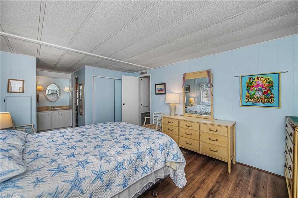 CARRIAGE VILLAGE - Residential