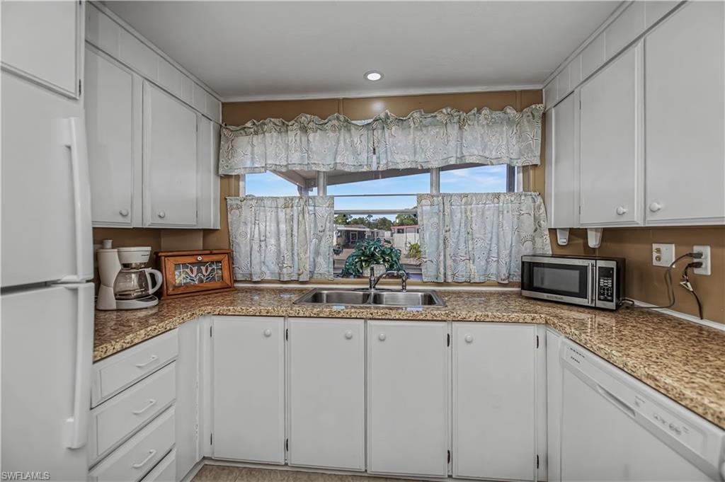 CARRIAGE VILLAGE - Residential