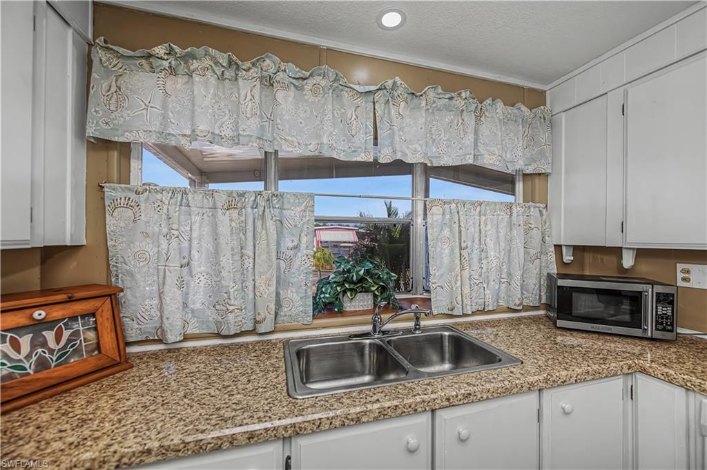 CARRIAGE VILLAGE - Residential