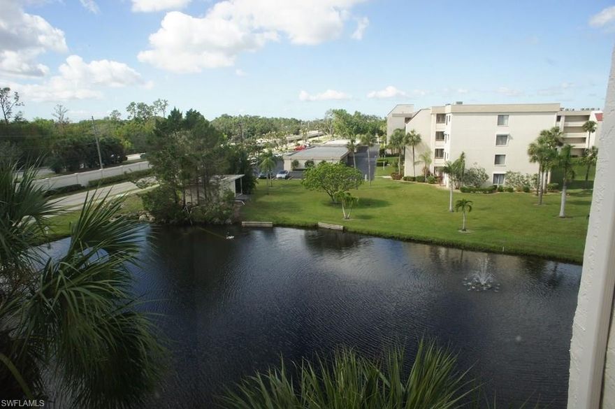 TOP FLOOR VIEWS OF THE LAKE FROM YOUR VERY PRIVATE SCREENED LANAI. GOLF & TENNIS COMMUNITY OFFERS ACTIVITIES AND AMENITIES GALORE. LOVELY KITCHEN WITH BUILT IN BREAKFAST NOOK, REFINISHED CABINETS THAT HAVE PULLOUTS, LAZY SUSAN CORNERS & CROWN MOLDING, RECESSED LIGHTING & STAINLESS STEEL APPLIANCES. LARGE MASTER BEDROOM HAS LAKE VIEWS, WALK IN CLOSET & PRIVATE BATH W/ WALK IN TILED SHOWER. GUEST BEDROOM HAS A BUILT IN MURPHY BED, GUEST BATH HAS COMBO JETTED TUB/SHOWER AND ADDITIONAL STORAGE VANITY. NEWER WASHER & DRYER IN THE UNIT. DEEDED CARPORT AND GOLF CART PORT INCLUDED ALONG WITH A GOLF CART. IMPACT WINDOWS, SOME PLANTATION SHUTTERS, LOTS OF STORAGE AND LOCATION MAKE THIS CONDO A GREAT VALUE. A/C 2010, W/H 2011, NEW DISHWASHER 2017. ENJOY THE ACTIVE LIFESTYLE OF SEVEN LAKES IN OUR 55+ ADULT COMMUNITY. NO GREEN FEES, NO TRAIL FEES TO PLAY GOLF. 6 HEATED POOLS, TENNIS LEAGUES FOR ALL LEVELS, PICKLE BALL, BOCCE BALL, SHUFFLE BOARD OF COURSE. SOCIALS, DANCES, PLANNED OUTINGS AND DAY TRIPS. THE BEACHES ARE NEARBY AS WELL AS DINING, SHOPPING, ARTS AND ENTERTAINMENT. ON SITE ASSOCIATION AND SALES OFFICE.