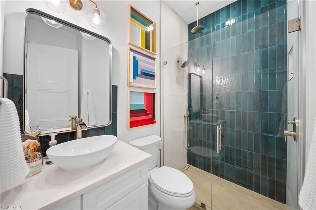 PARADISE VILLAGE - Residential