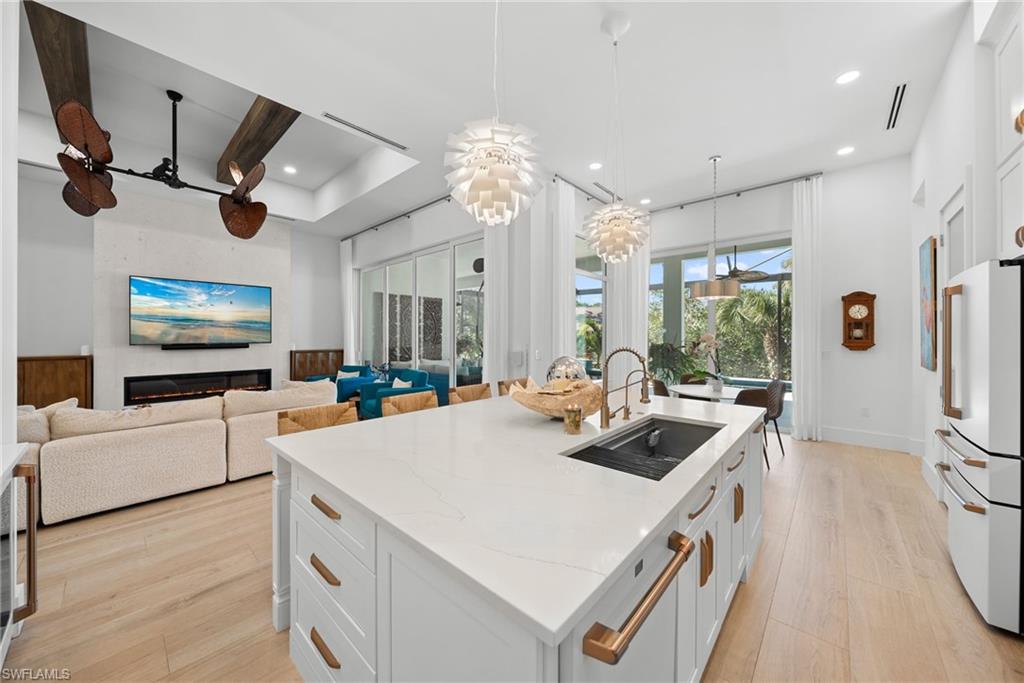 PARADISE VILLAGE - Residential