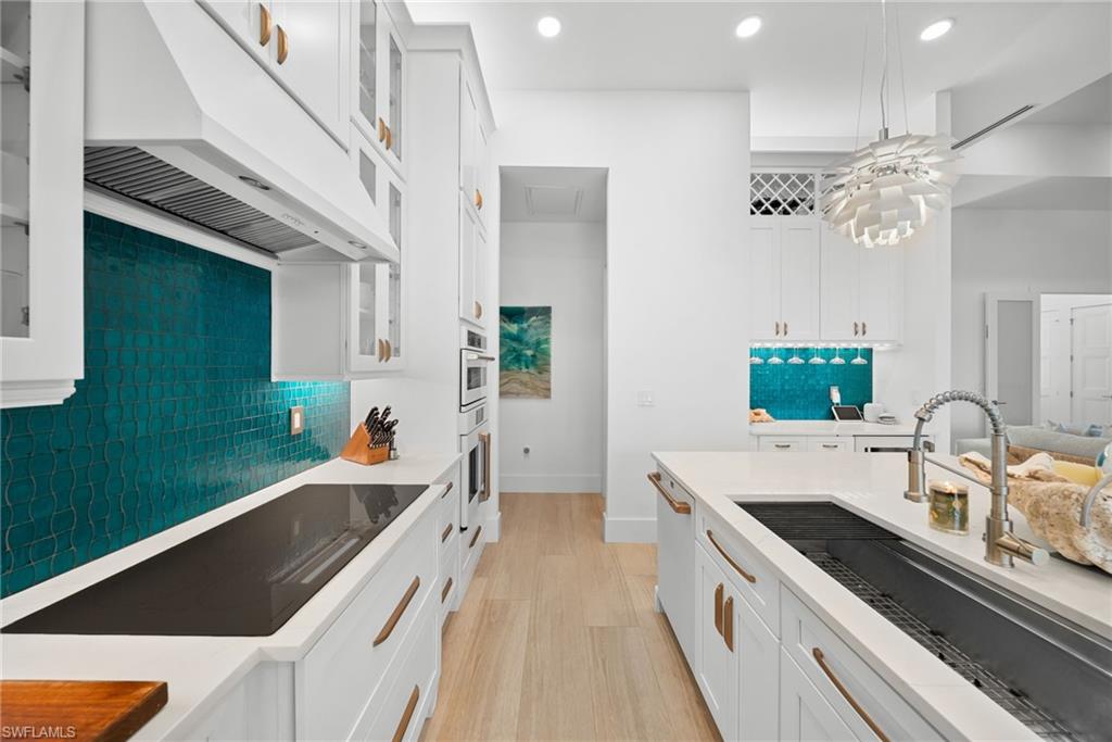 PARADISE VILLAGE - Residential