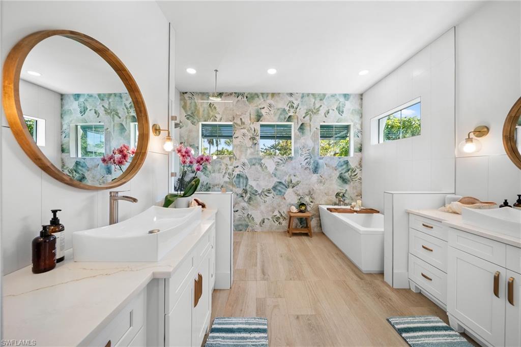 PARADISE VILLAGE - Residential