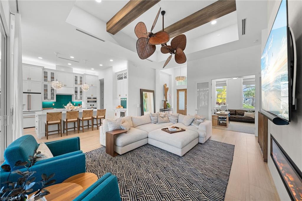 PARADISE VILLAGE - Residential