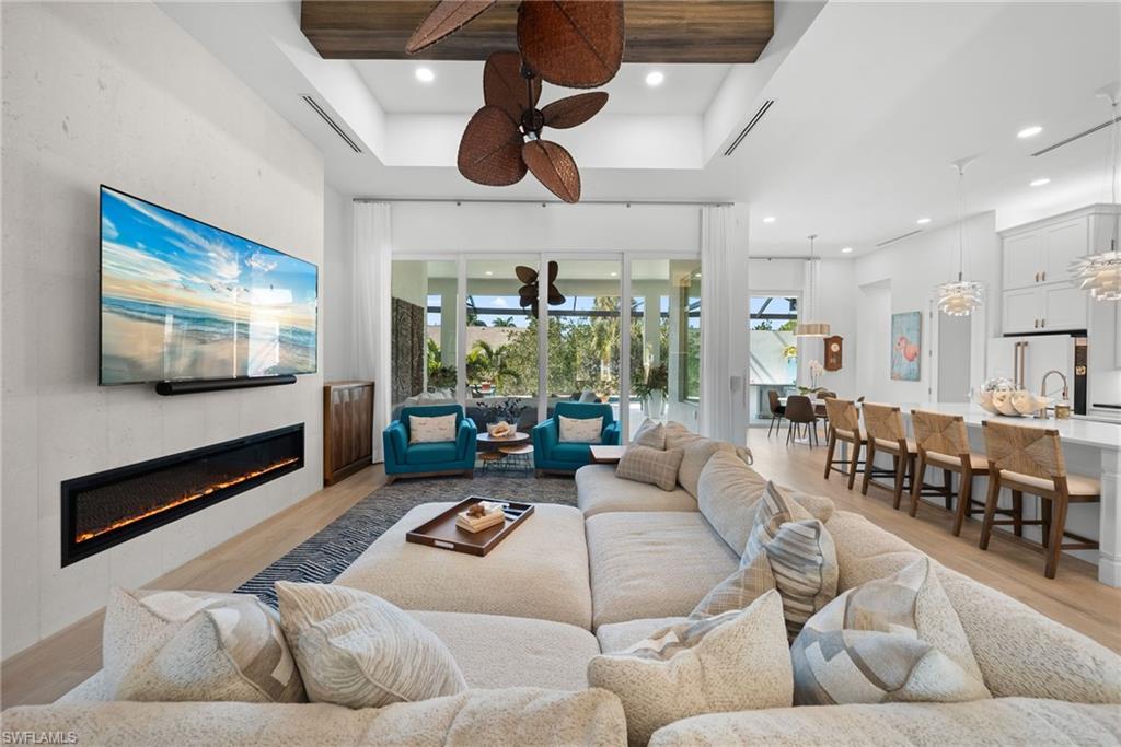 PARADISE VILLAGE - Residential