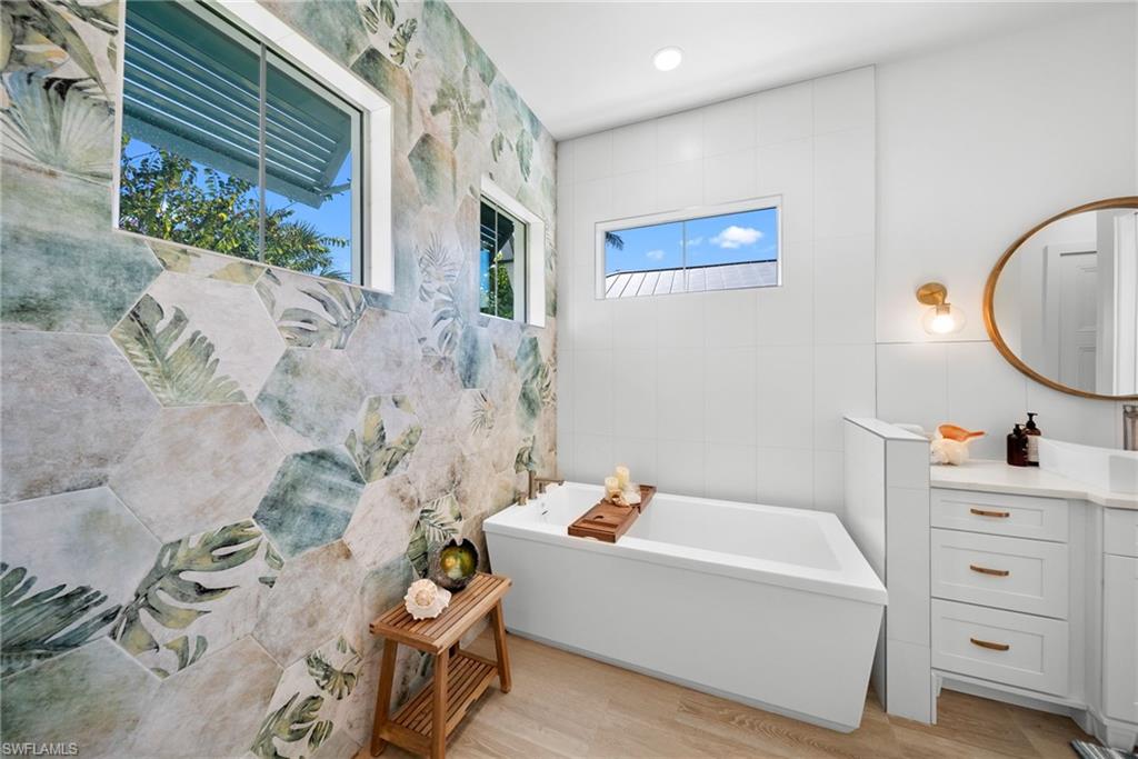 PARADISE VILLAGE - Residential