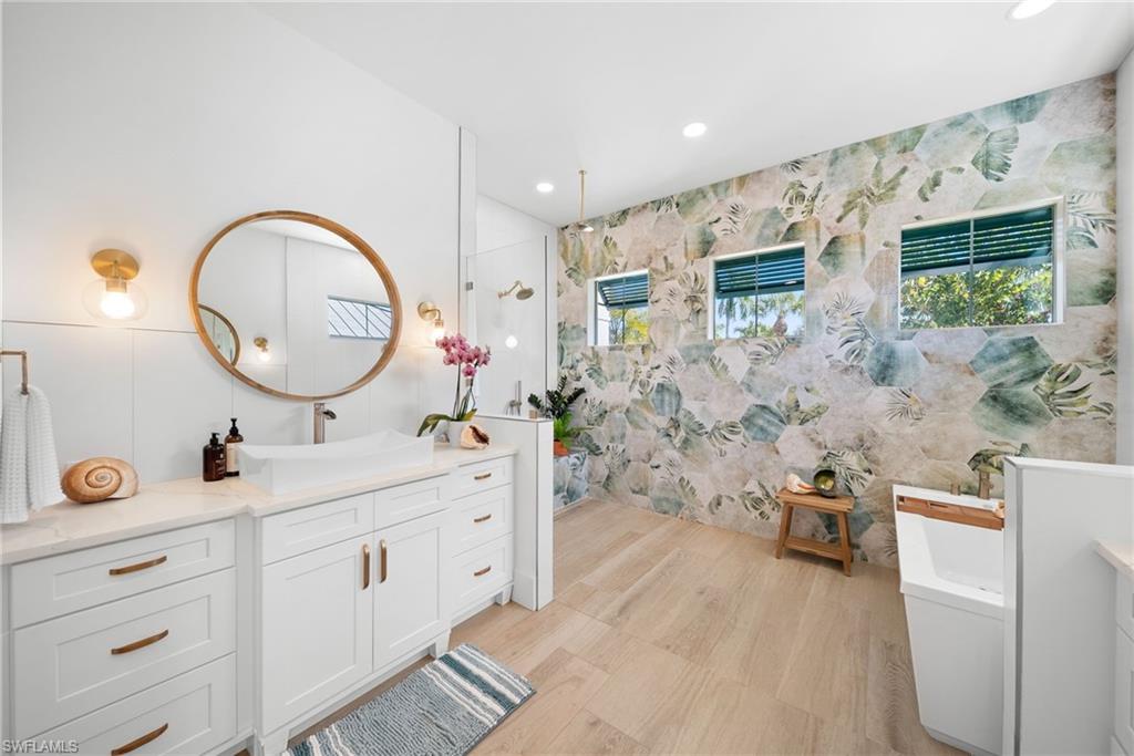 PARADISE VILLAGE - Residential